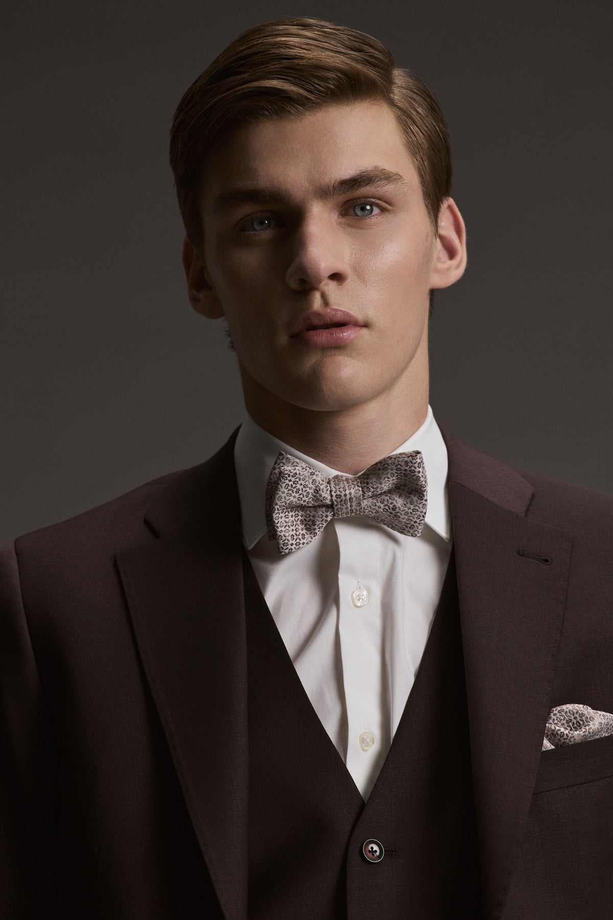 Moderner dunkelroter Mix & Match Anzug von ATELIER TORINO by WILVORST für Hochzeit, Feier und besondere Anlässe