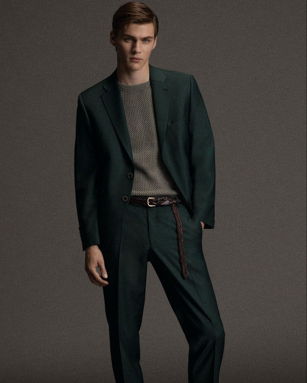 Styling macht den unterschied: Dunkeögrüner Anzug von ATELIER TORINO by WILVORST für Anzug Hochzeitsgast und festliche Anlässe