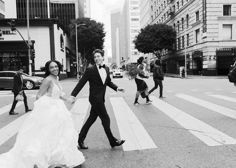Der Smoking für eine stilvolle Hochzeit in Los Angeles: Entdecke elegante WILVORST Looks für Bräutigame zwischen Hollywood Glamour und modernem Chic.