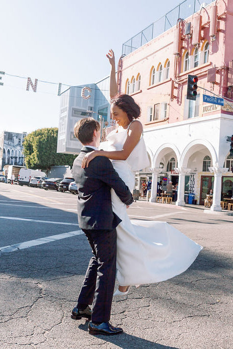 Hochzeit in Los Angeles: Entdecke stilvolle WILVORST Hochzeitsanzüge für den Bräutigam und moderne Looks für eine unvergessliche Hochzeit in LA.