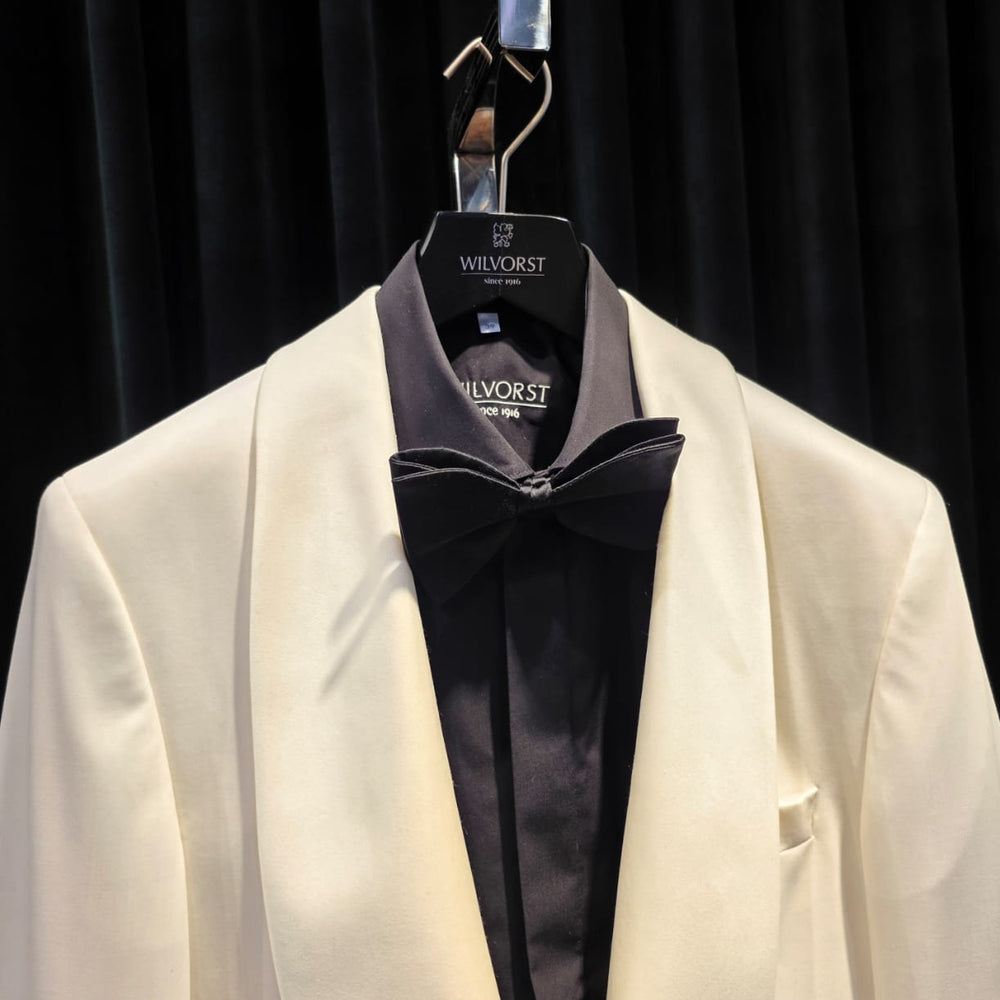 WILVORST Showroom Düsseldorf mit Anzug Hochzeit und Black Tie sowie passenden Herren-Accessoires