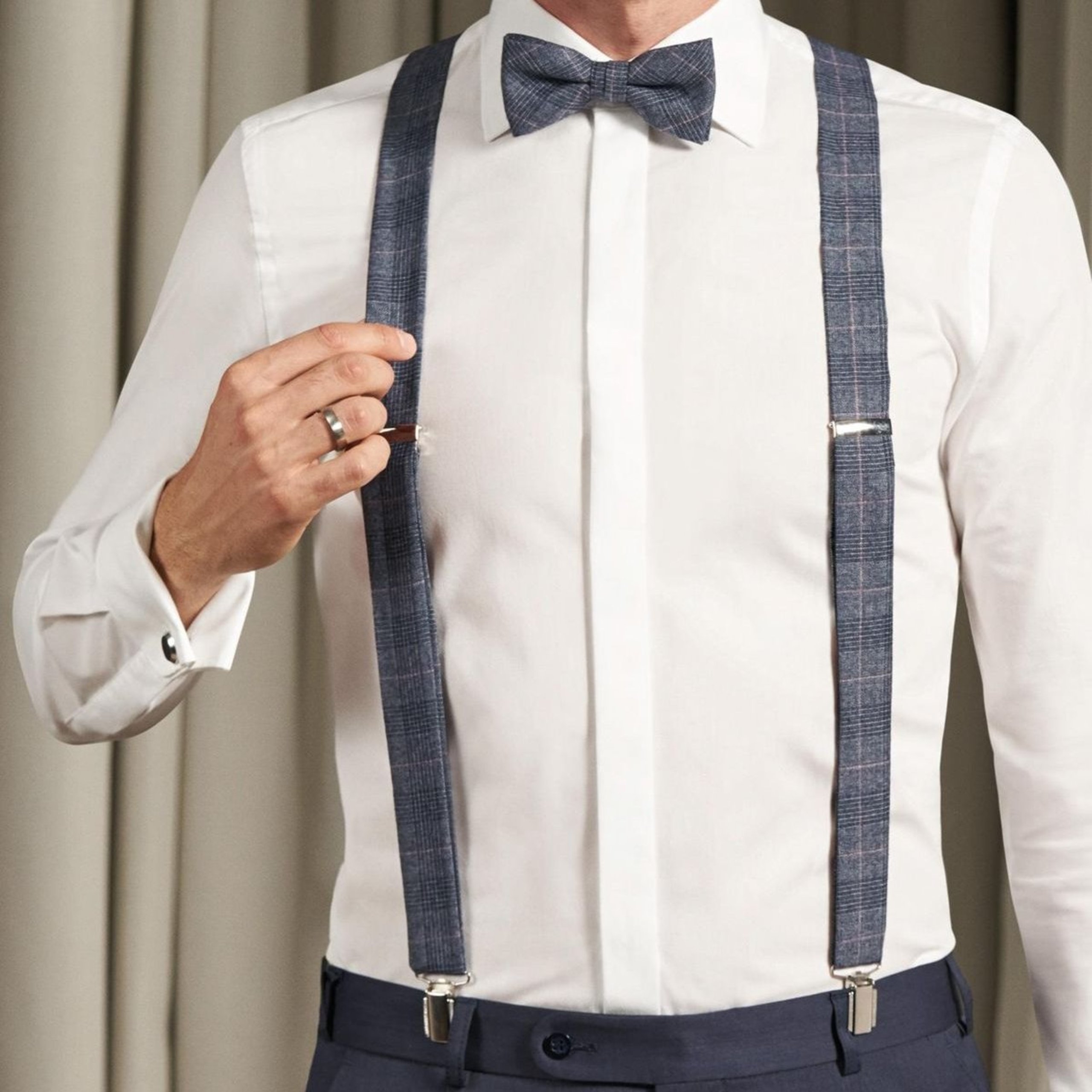 Accessoires passend abgestimmt zum Hochzeitsanzug oder Smoking: Schleife, Plastron oder Krawatte